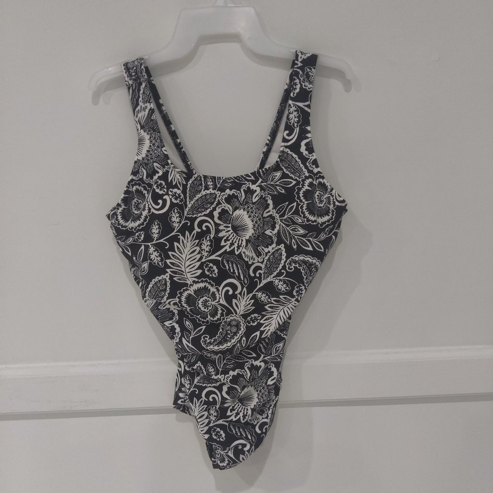 Lands' End Women's Scoop Neck Soft Cup Tugless One Piece Swim Size 16 Tall 9B037
